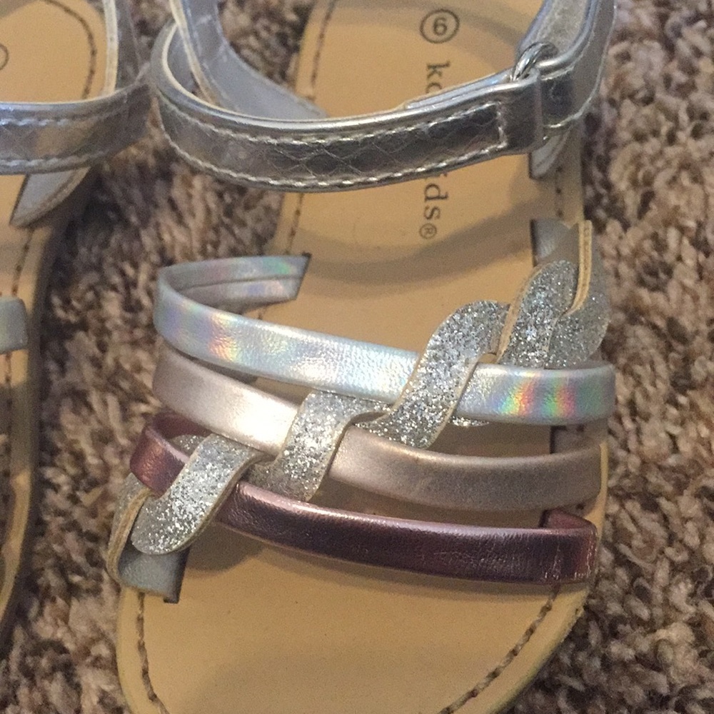Sandal - Picture 2 of 3